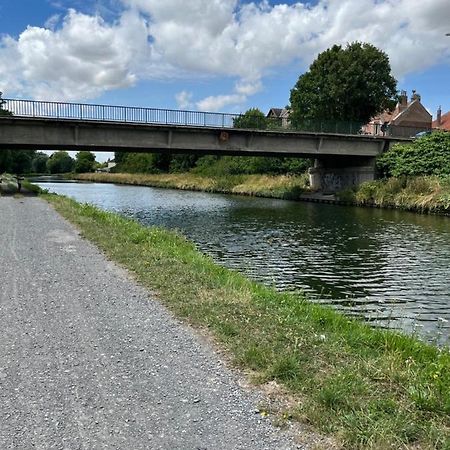 Superbe Appartement Au Bord Du Canal De St Quentin แซ็ง-ก็องแต็ง ภายนอก รูปภาพ